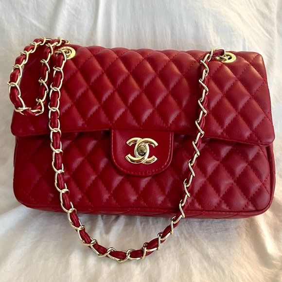 👑✅PRICE FIRM✅ Beautiful Large Red Quilted Gold Chain Purse - Picture 6 of 17